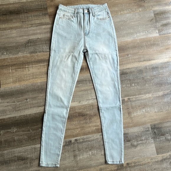 Blue Jeans - Picture 1 of 2